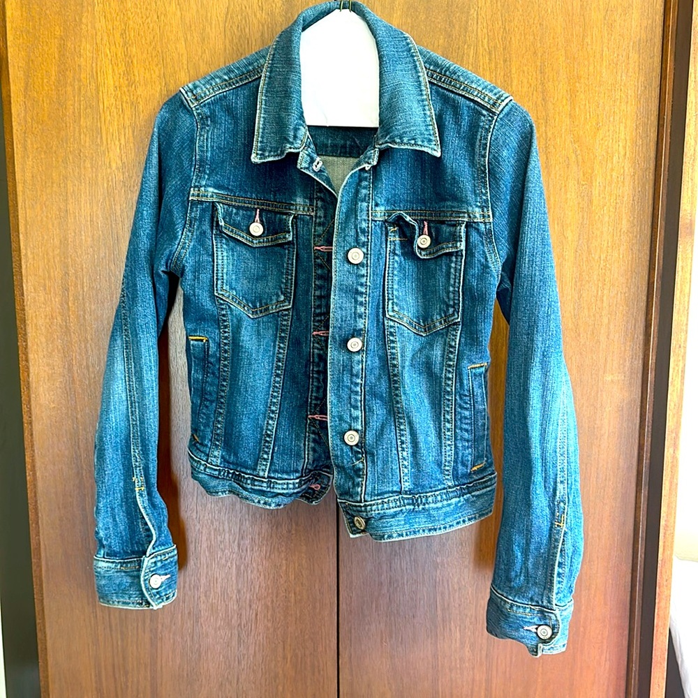Gap Jean Jacket Classic piece for every girls closet! XXL Girls or Womens small.
